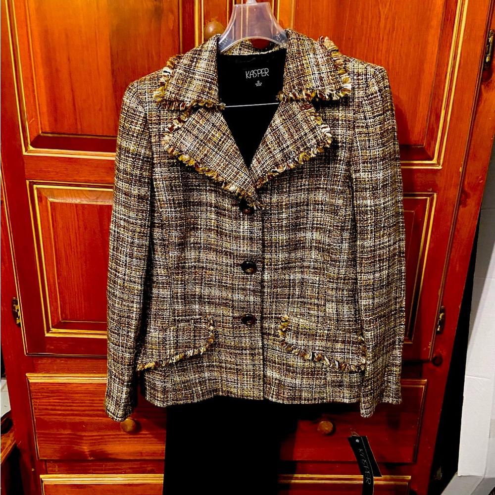 Kasper suit size 12 blazer 10 pant 🌻